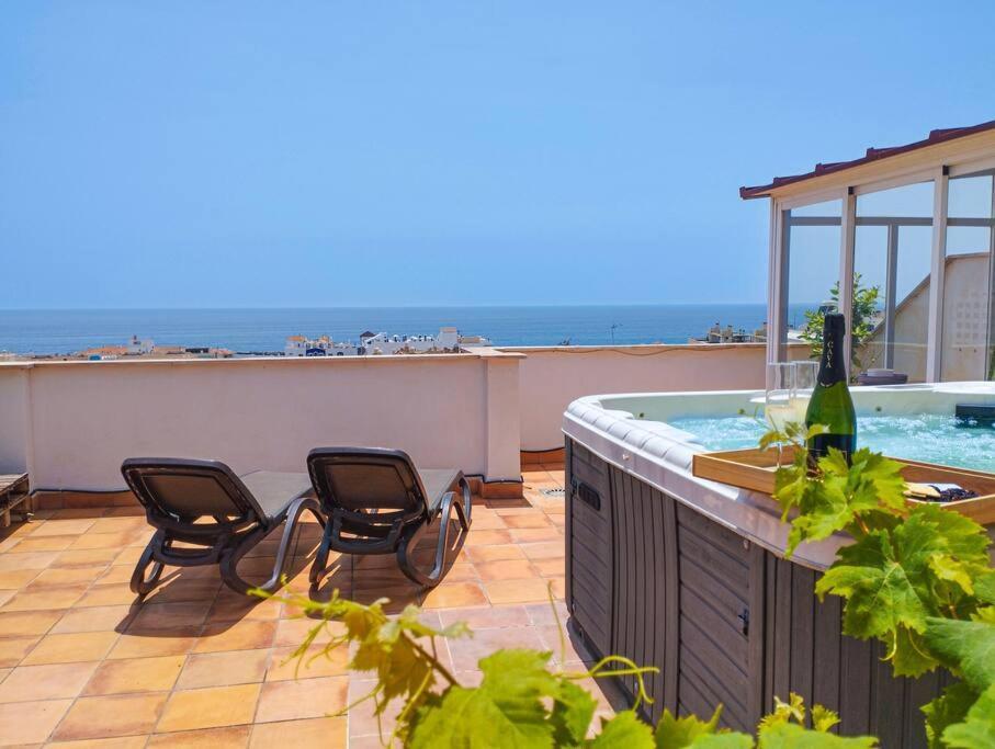 Appartamento Penthouse With Jacuzzi And Spectacular Sea Views Nerja Esterno foto